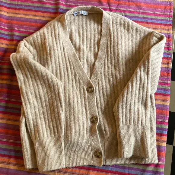 Zara  cardigan - Picture 2 of 4